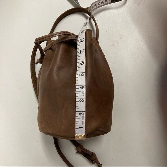 FASHIONABLE LOCAL & GLOBAL, Handmade in Ethiopia, Leather hobo crossbody, brown - Picture 5 of 15